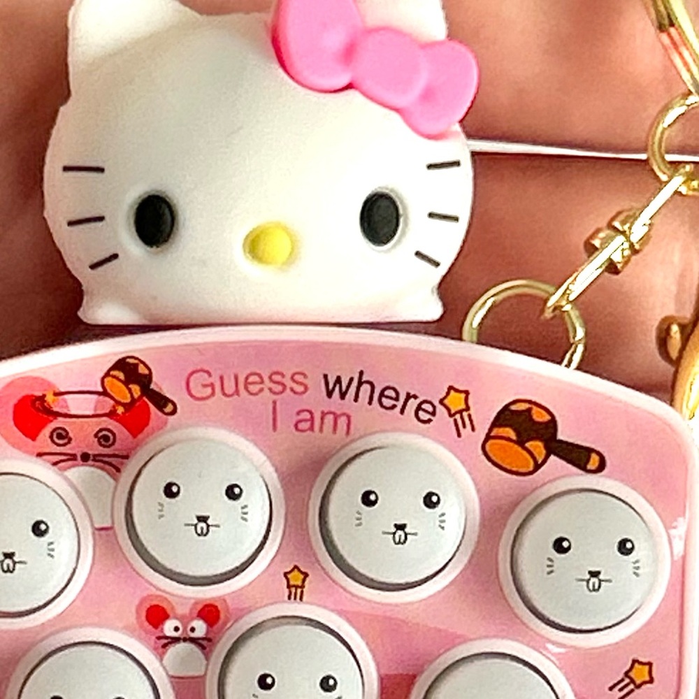 💖Hello Kitty “Guess Where I Am” Game Keychain Backpack Accessory - Picture 2 of 2